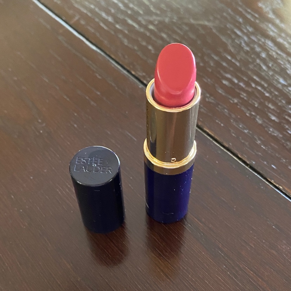 Estee Lauder Pure Color Vibrant Pink Lipstick